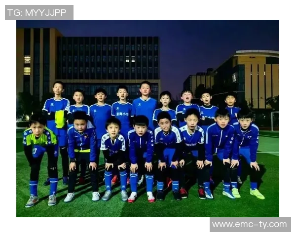 足球俱乐部进校园助力青少年成长培养足球人才的全新模式探索